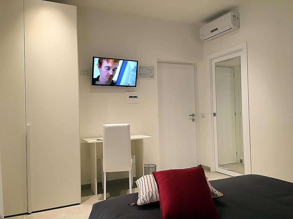 Quattro Stelle Al Porto Guest House Чивитавеккья Экстерьер фото