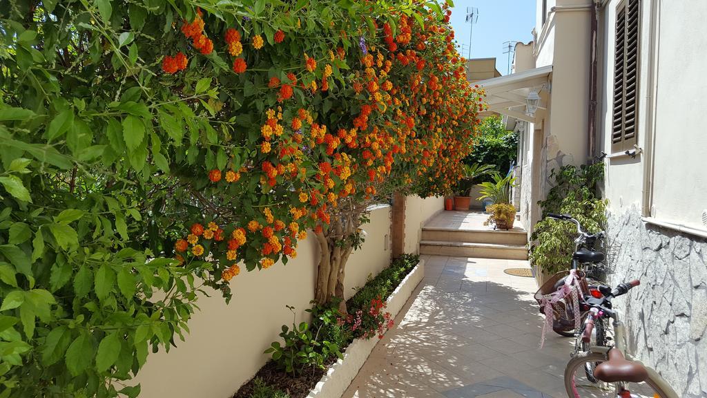 Quattro Stelle Al Porto Guest House Чивитавеккья Экстерьер фото